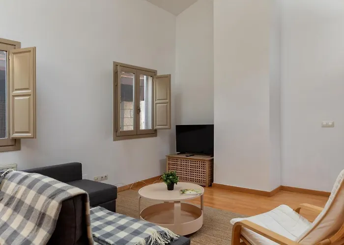 Flateli Cort Reial 7