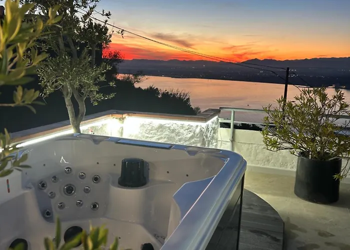 Appartement Duplex Rosas Avec Terrasse Magnifique Jacuzzi Vue Mer