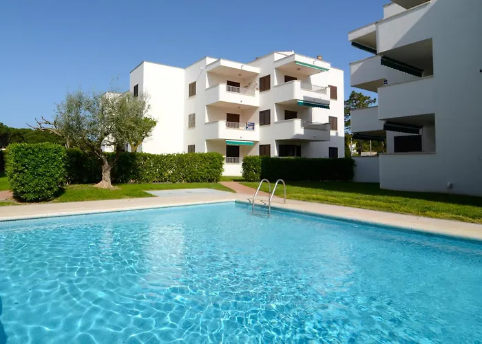 Apartamentos CALA MONTGO