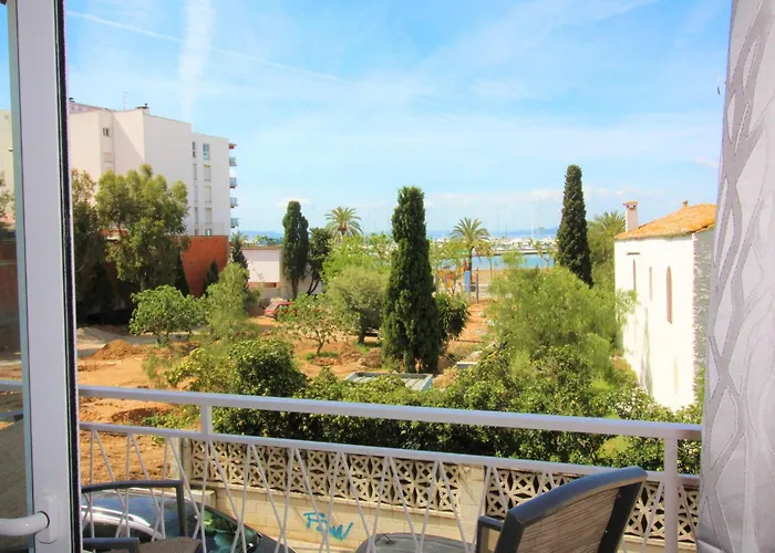 Apartamento Reformado Con Vista Al Mar, 20M De La Playa, A.A., Garaje, En Centro De Roses - Es-258-12