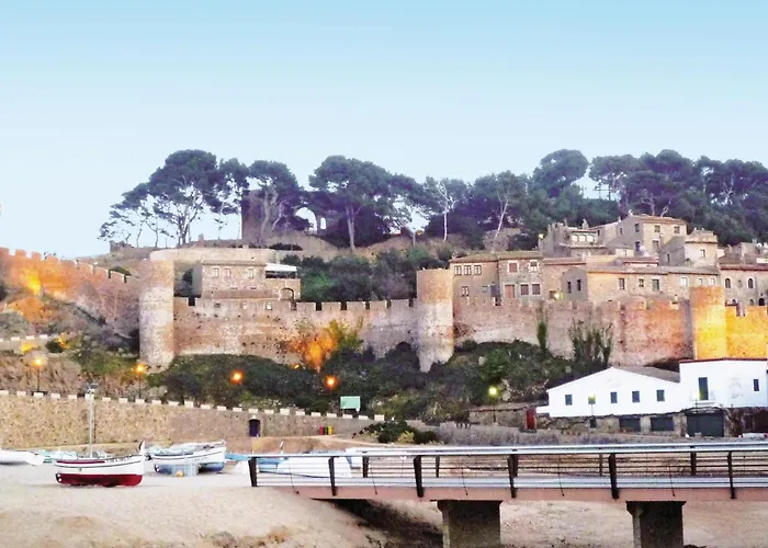 Beautiful Home In Tossa De Mar With Kitchen