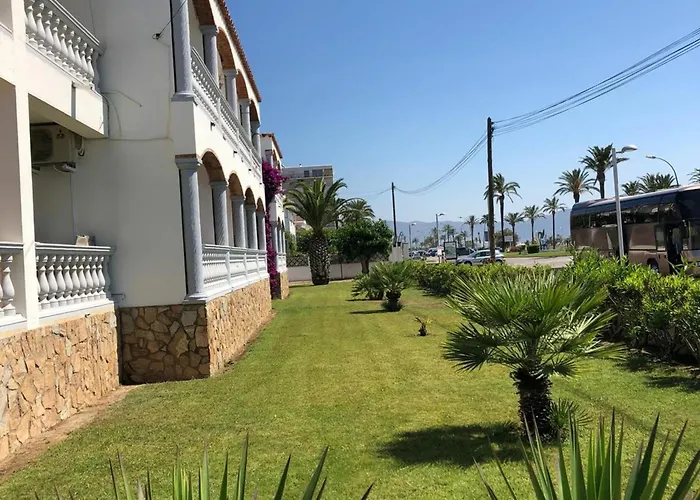 Vista Bahia 9 - Apartamento En Primera Linea De Mar A Pocos Metros Del Centro De Empuriabrava Con Aparcamiento. - Es-228-180