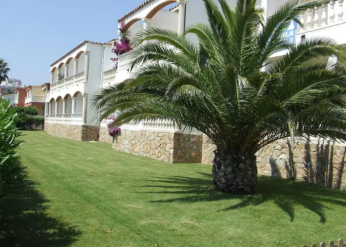 Vista Bahia 23 - Apartamento En Primera Linea De Mar A Pocos Metros Del Centro De Empuriabrava Con Aparcamiento. - Es-228-183