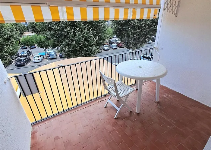 Apartamento Centrico En Empuriabrava, A 600M De La Playa, Con Balcon Y Aire Acondicionado. - Es-228-188