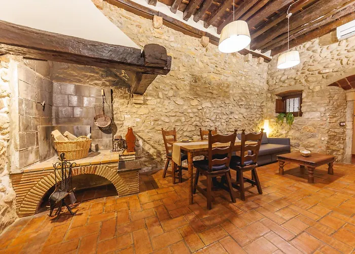 Bravissimo Girona 1593, Medieval Charm