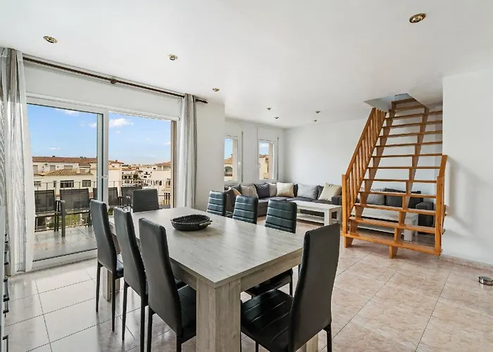 Ferienwohnung Fuer 8 Personen Ca 105 Qm In Empuriabrava, Costa Brava Golf De Roses
