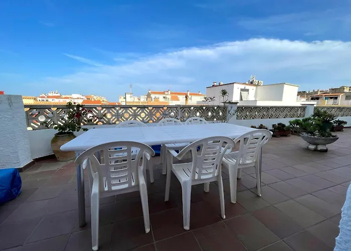 The Apartment In L\'Escala Has 4 Bedrooms