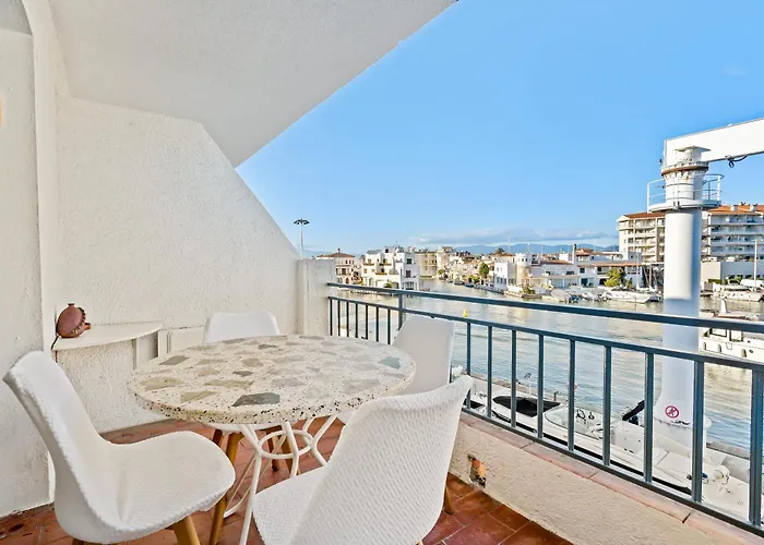 Apartamento Con Terraza Frente Al Canal