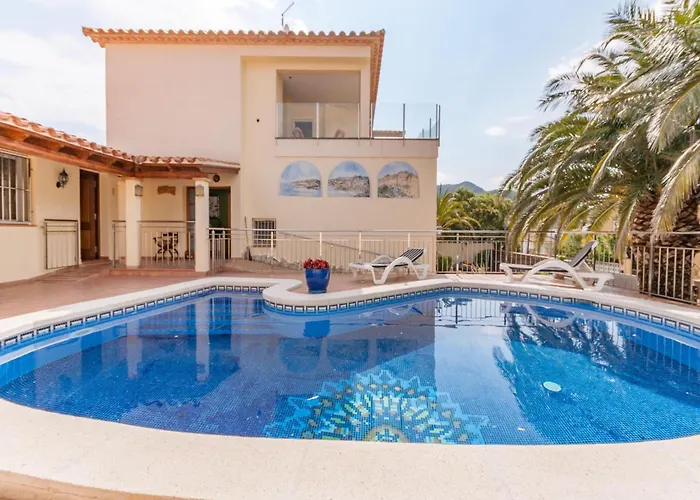 Modern Apartment In Roses With Swimming Pool
