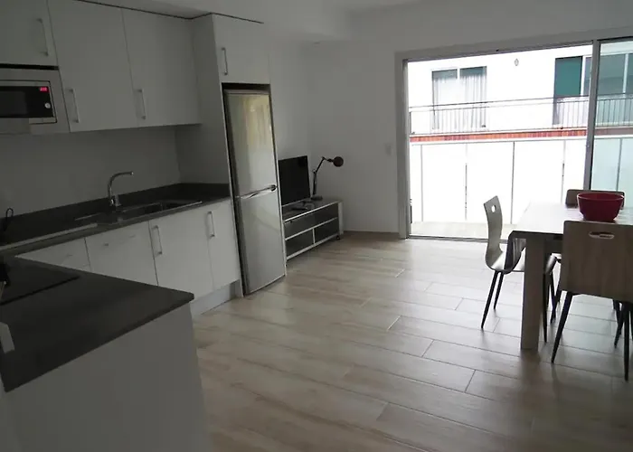 Centre De Roses 500 M De La Plage Appartement 6 Personnes Rav