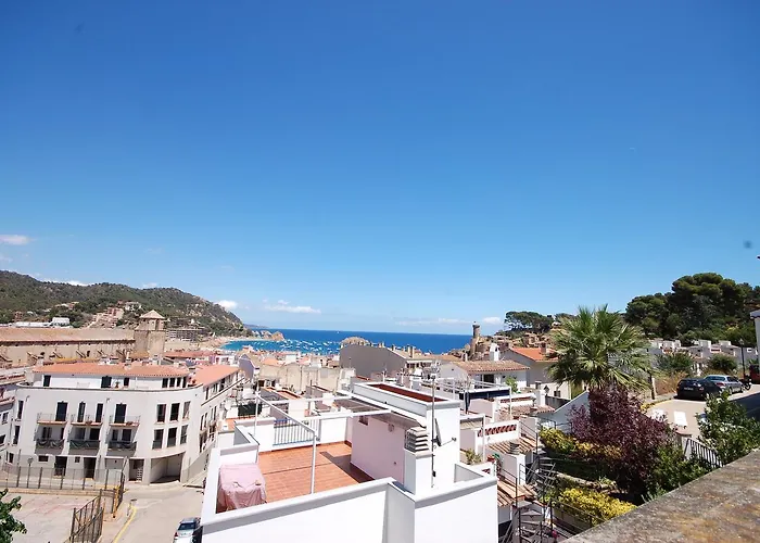 Lets Holidays Big Terrace House And 2 Parking