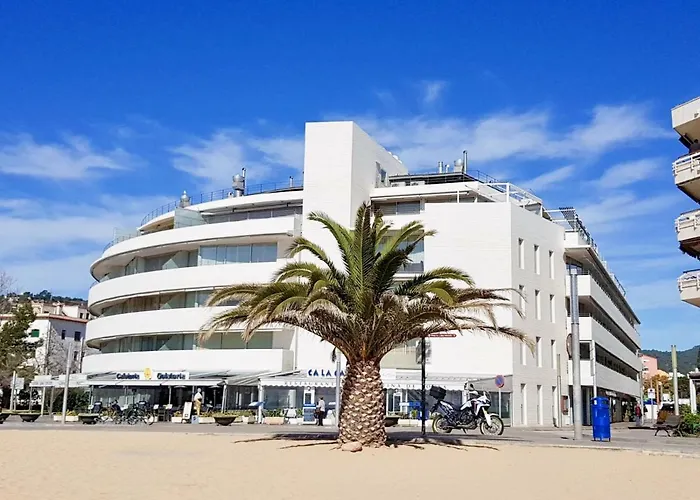 Ancora Frontbeach Luxury Apartment
