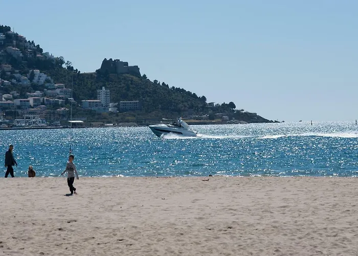 Apartamento a pie de playa, climatizado y parking