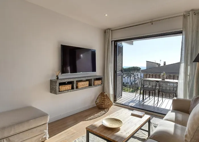 Refurbished Apartment Calella De Pal. Beach 250Mts