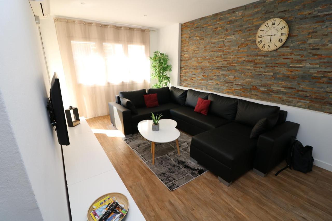 Apartment Frances Masia Roses