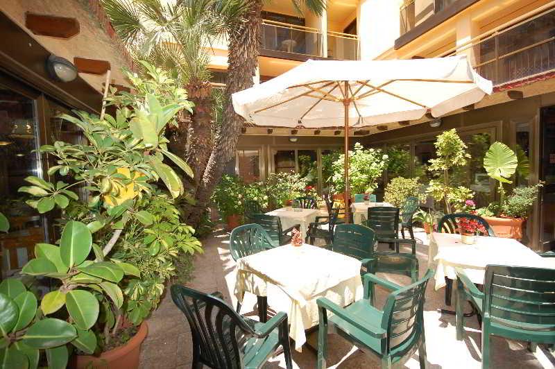 Mercedes Hotel 3*