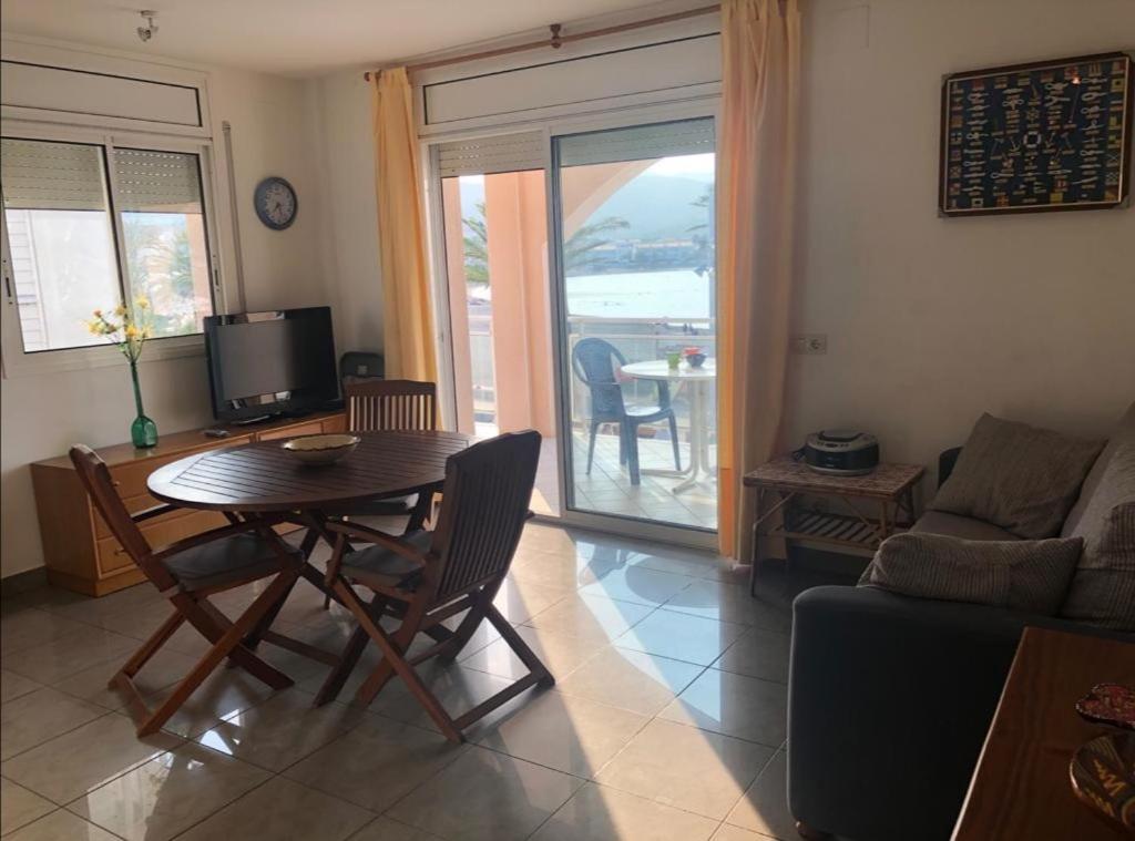 Platja Del Port Apartment Llanca