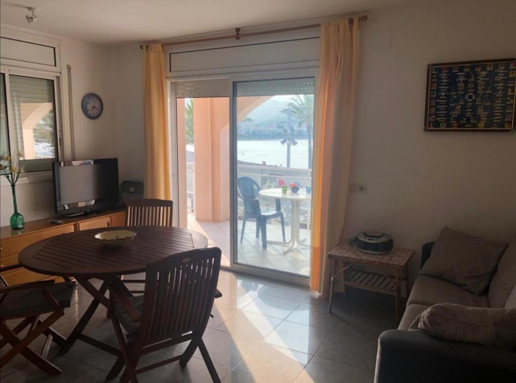 Platja Del Port Apartment Llanca