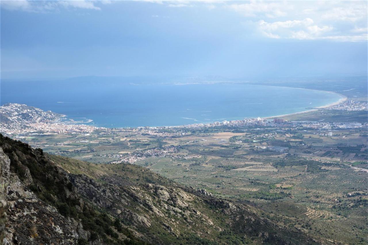 & - Panoramic Olivars * Pau