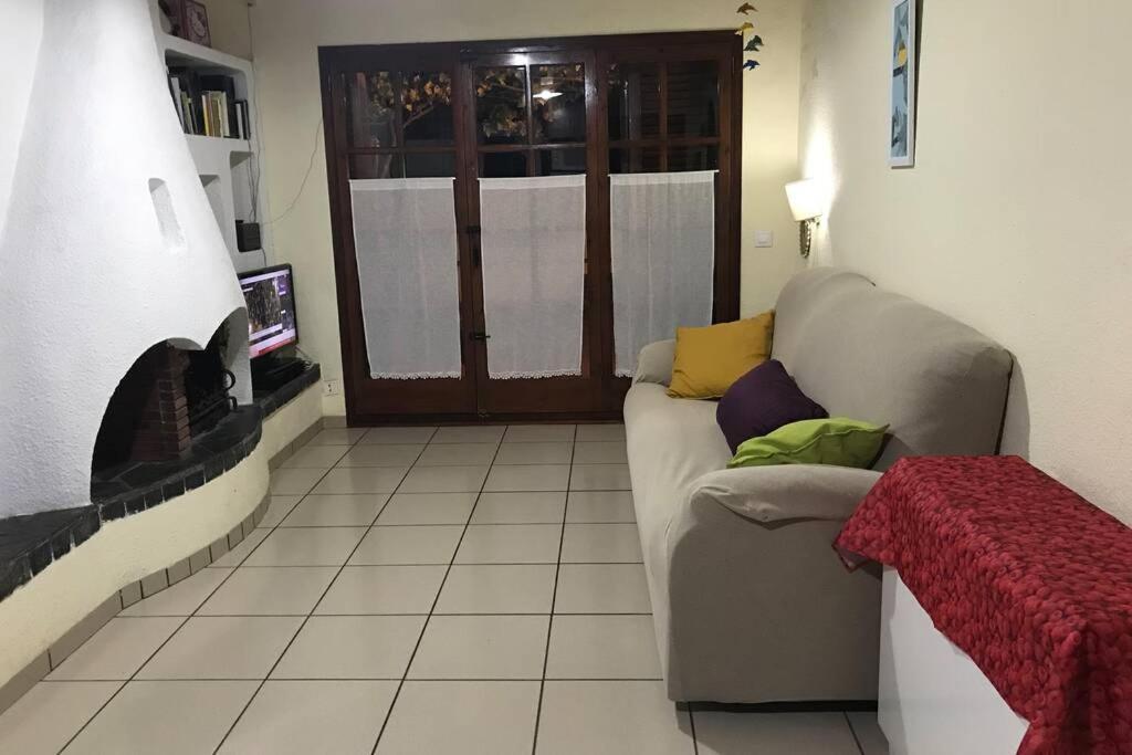 Casita Blanca Con Fibra óptica Y Piscina Cominutaria * Tossa de Mar