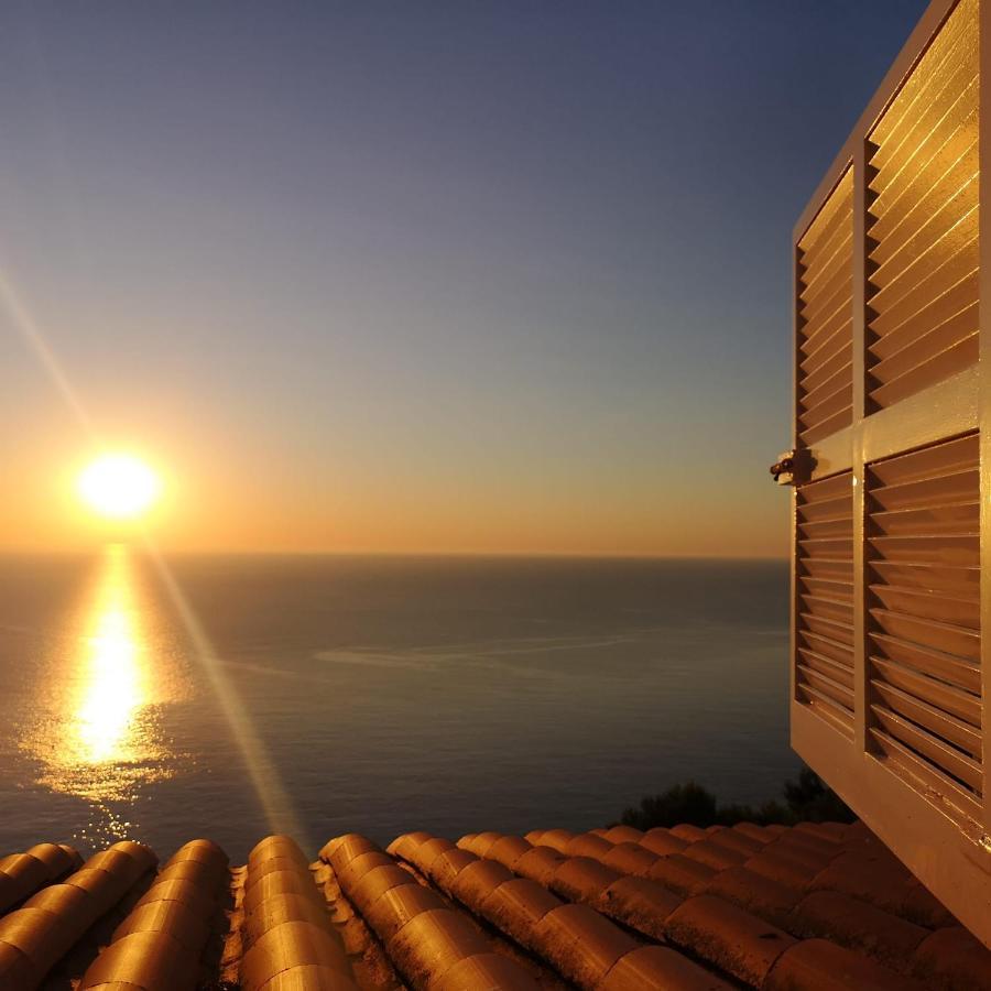Сasa de vacaciones Casa Blanca De Con Vistas Al Mar Y Piscina *