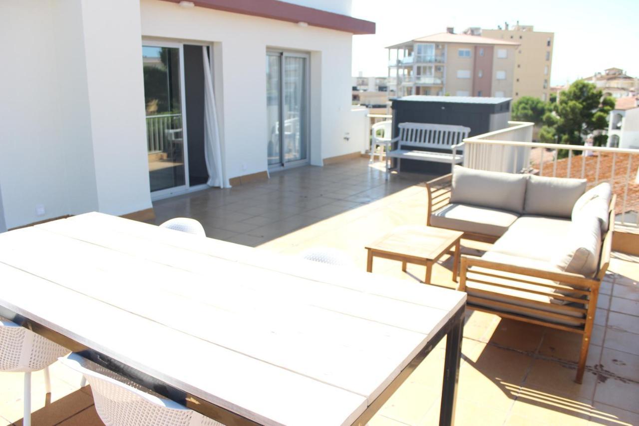 Apartamento Beautiful Loft, Huge Sunny Terrace, View Over The And Sea Rosas