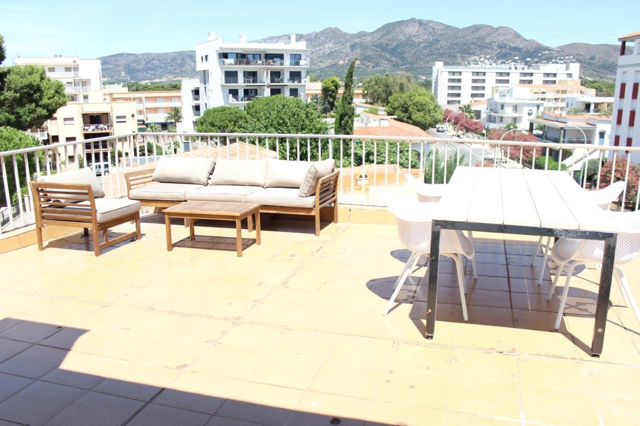 Beautiful Loft, Huge Sunny Terrace, View Over The And Sea * Rosas