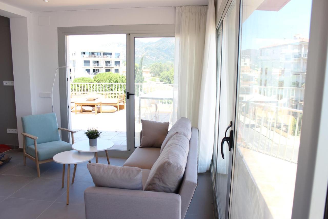 Beautiful Loft, Huge Sunny Terrace, View Over The And Sea * Rosas