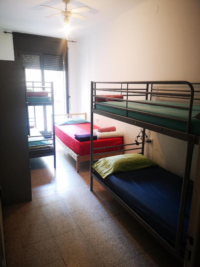 Bed and breakfast Hostel Figueres 2*
