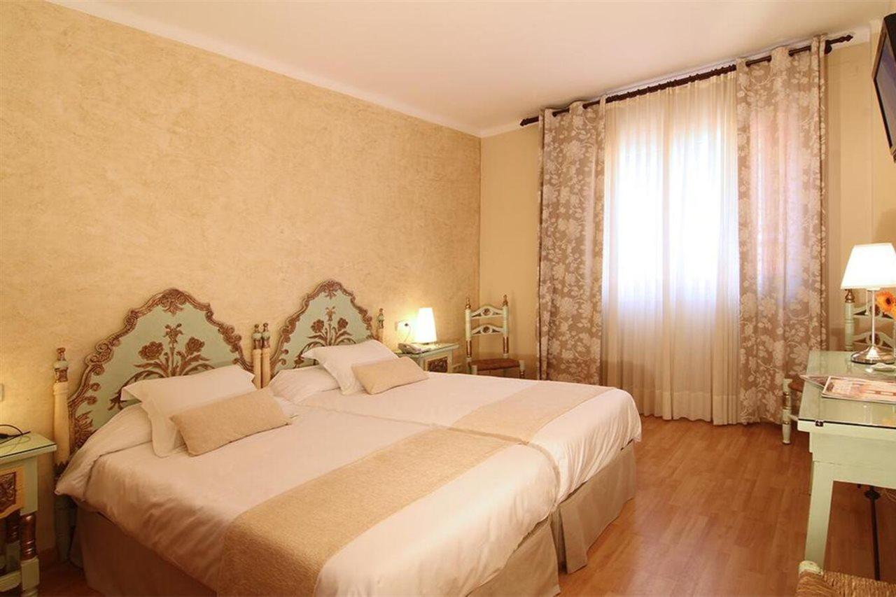 Rosa 3* Begur