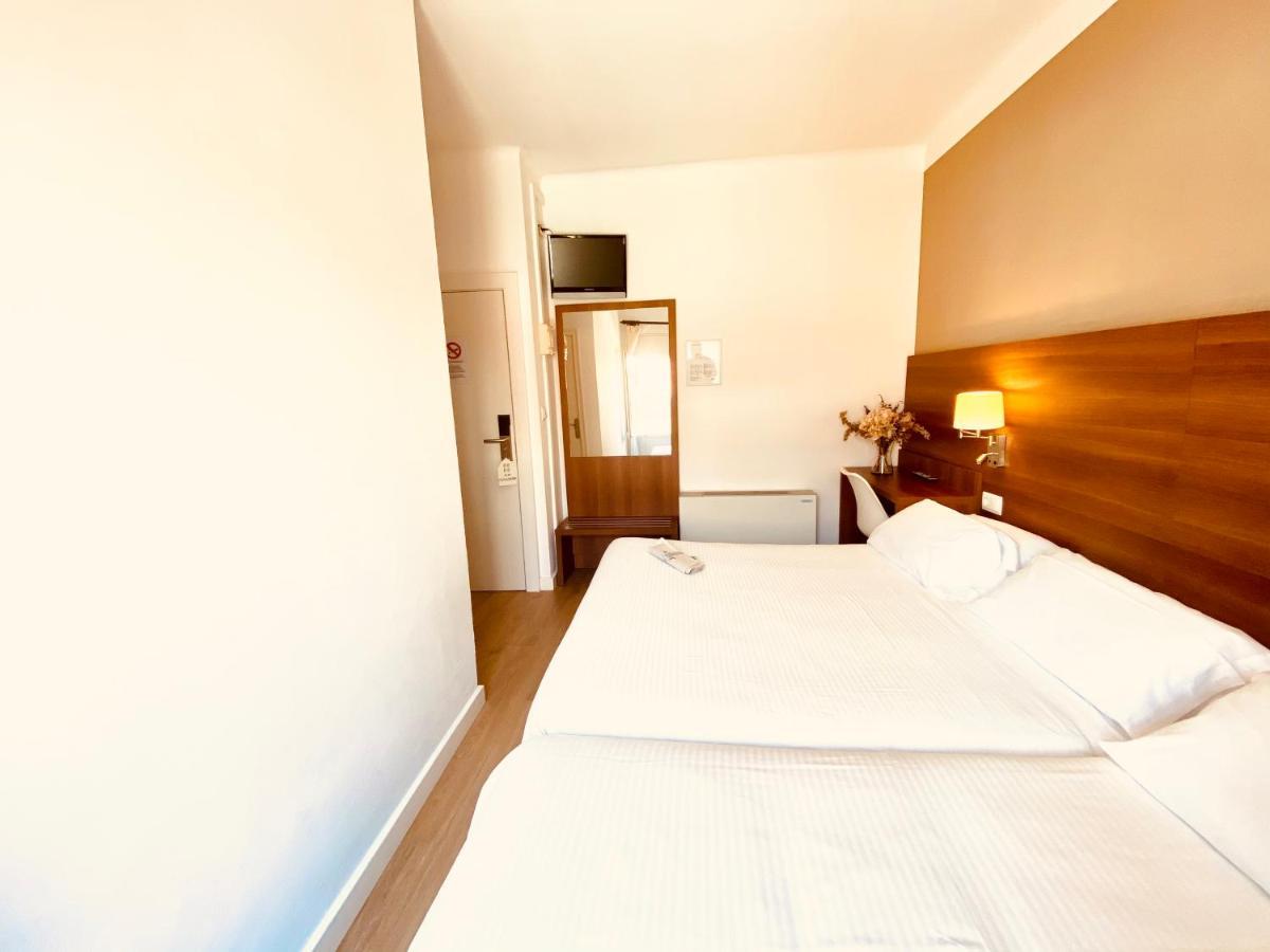 Carbonell Hotel 2*
