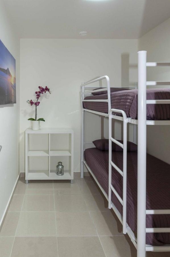 1001 Mileni I - Apivend Immo Rosas