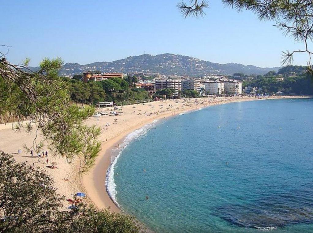 Seahomes Vacations, Beach&pool, In Fenals Apartamento *