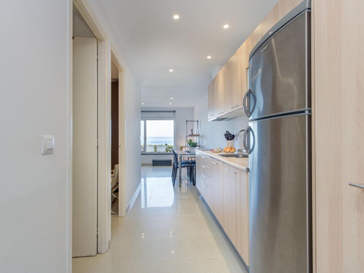 Xavi By Interhome * Roses