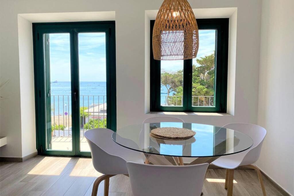 Passeig Ii - In Center With Sea Views Cadaqués