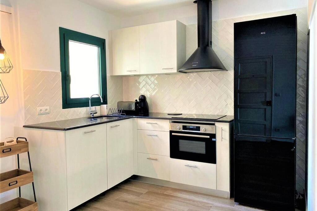 Passeig Ii - In Center With Sea Views Apartamento *