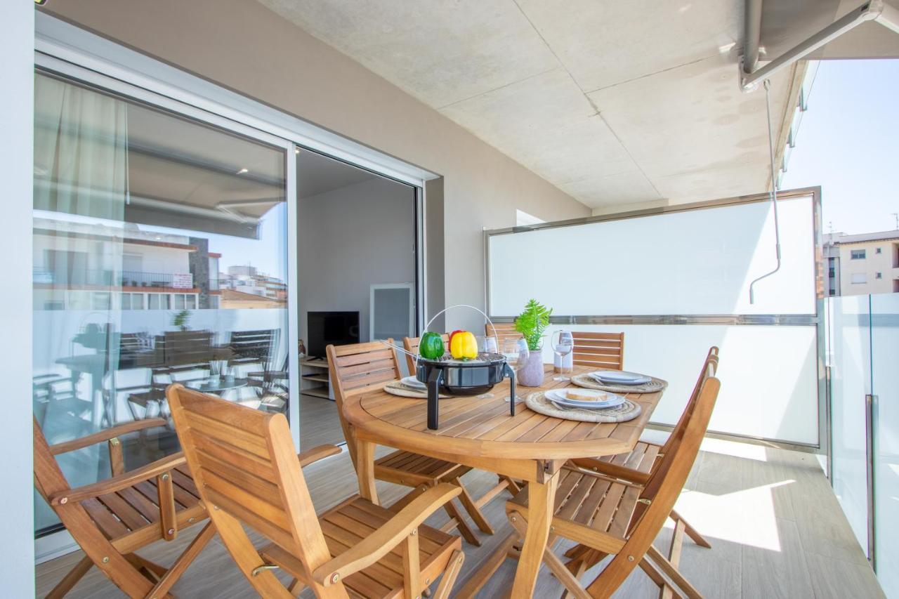 Apartment M A R I V E N T With Bathroom And Terrace 50 M2 Roses