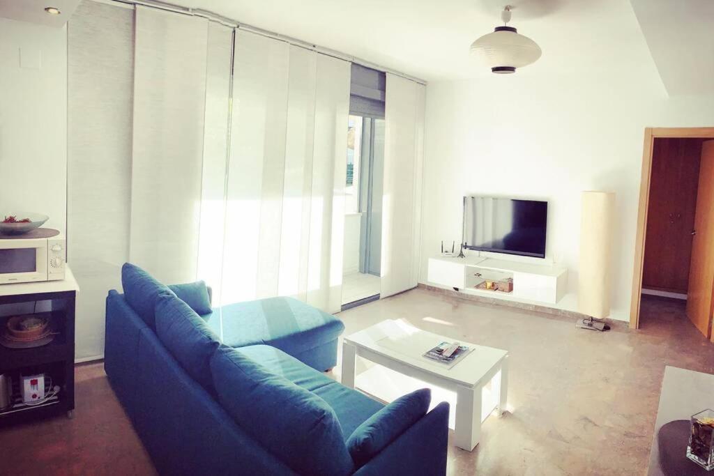Apartment Con Piscina Y Parking En