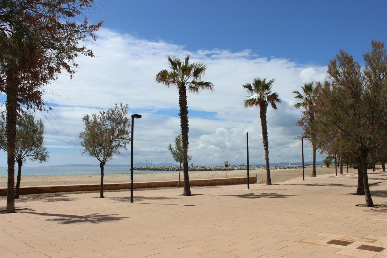 Beautiful In Front Of Beach, Pool, View Rosas