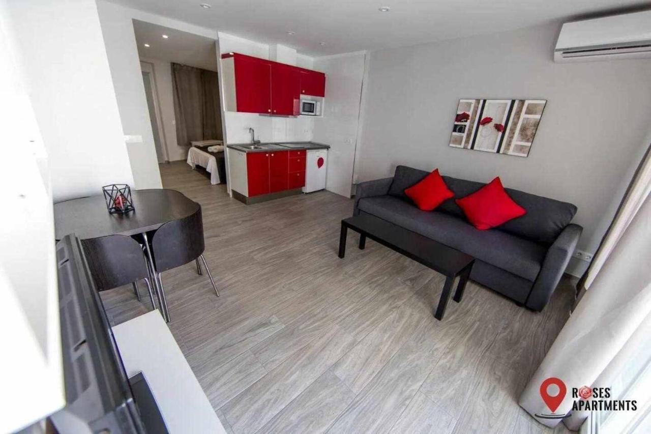 Red Loft Vista Mar Lateral * Rosas