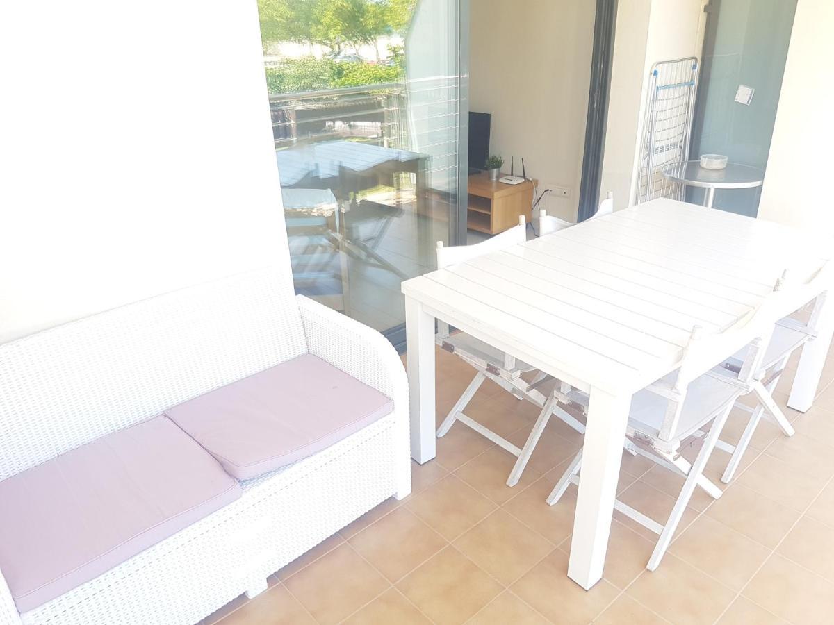 Beautiful 75m2 With View At The Beach, Pool, Parking Rosas