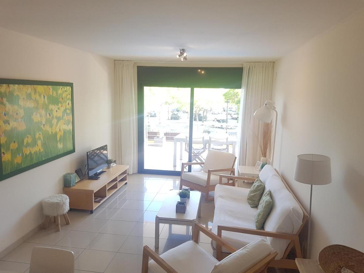 Beautiful 75m2 With View At The Beach, Pool, Parking Apartamento
