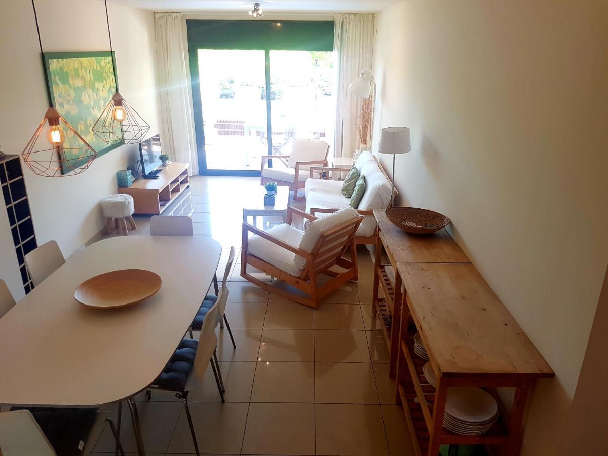 Apartamento Beautiful 75m2 With View At The Beach, Pool, Parking Rosas