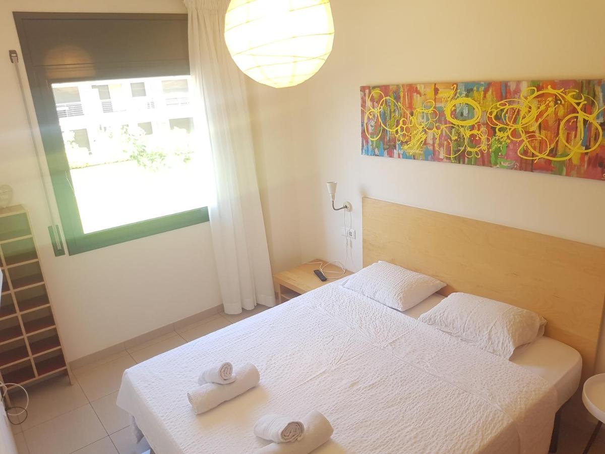 Beautiful 75m2 With View At The Beach, Pool, Parking Apartamento Rosas