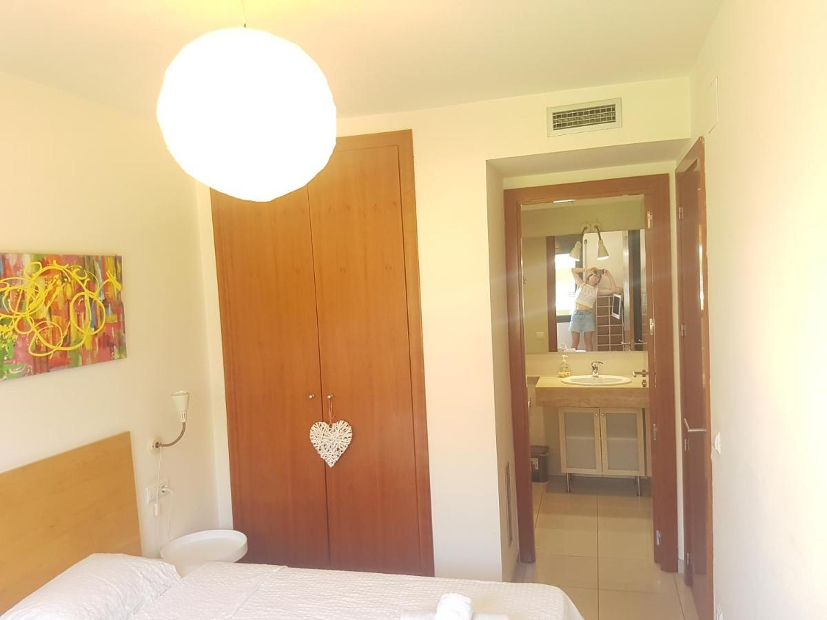 Beautiful 75m2 With View At The Beach, Pool, Parking Apartamento Rosas