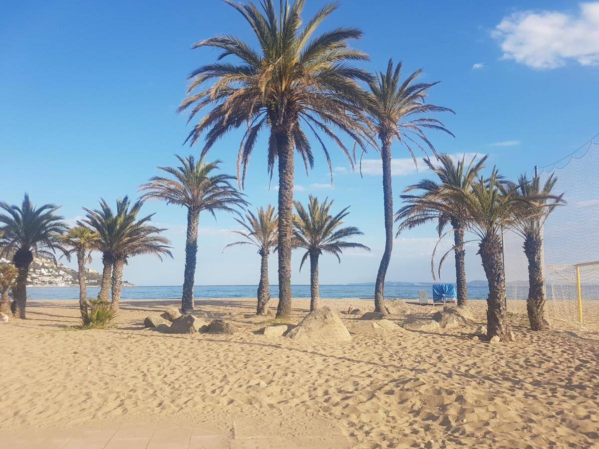 Beautiful 75m2 With View At The Beach, Pool, Parking Apartamento