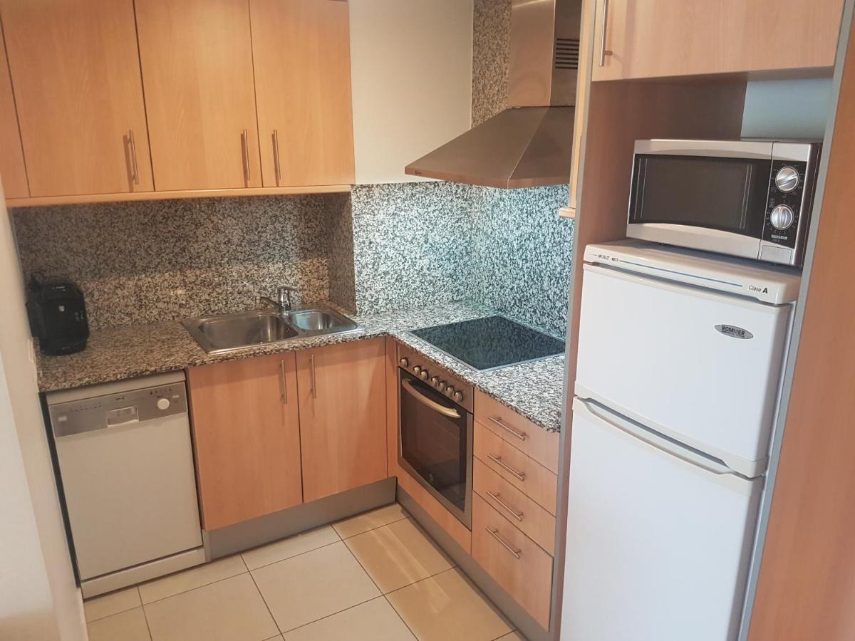 Beautiful 75m2 With View At The Beach, Pool, Parking Rosas