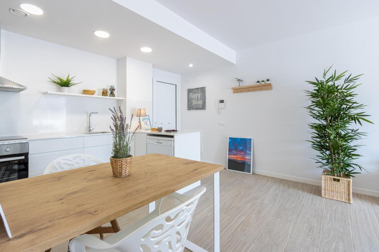 M A R I V E N T With Bathroom And Terrace 50 M2 Roses