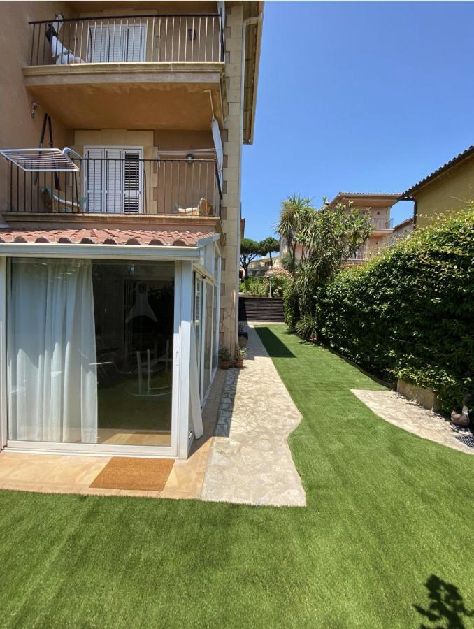 Bonita Con Jardín Privado Y Piscina Comunitaria *