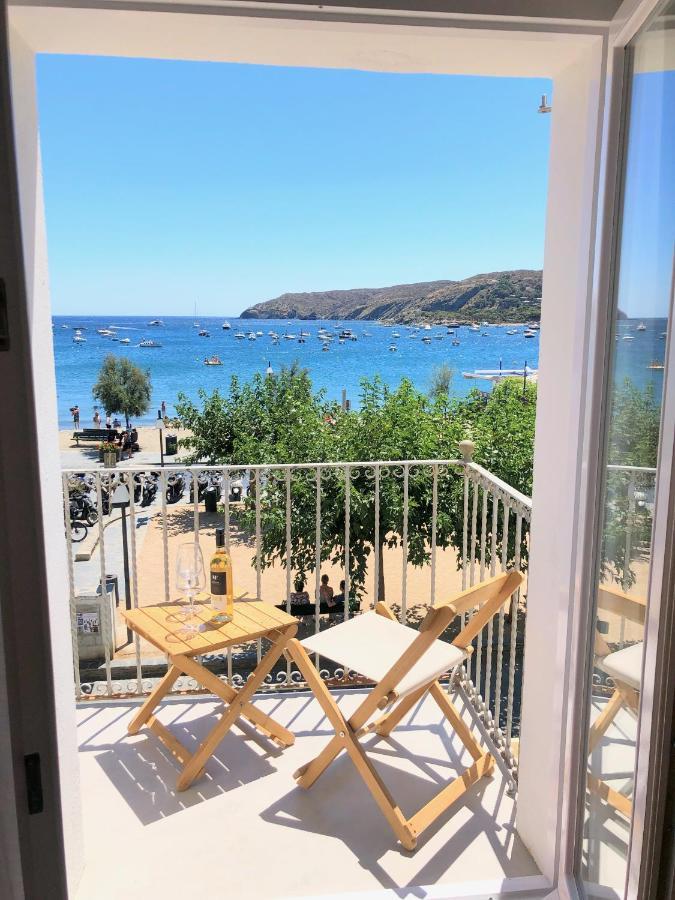 Beachfront In Center Apartment *